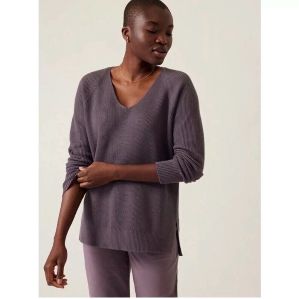 Athleta Women’s Hanover V Neck Sweater Dusty Purple Size Large